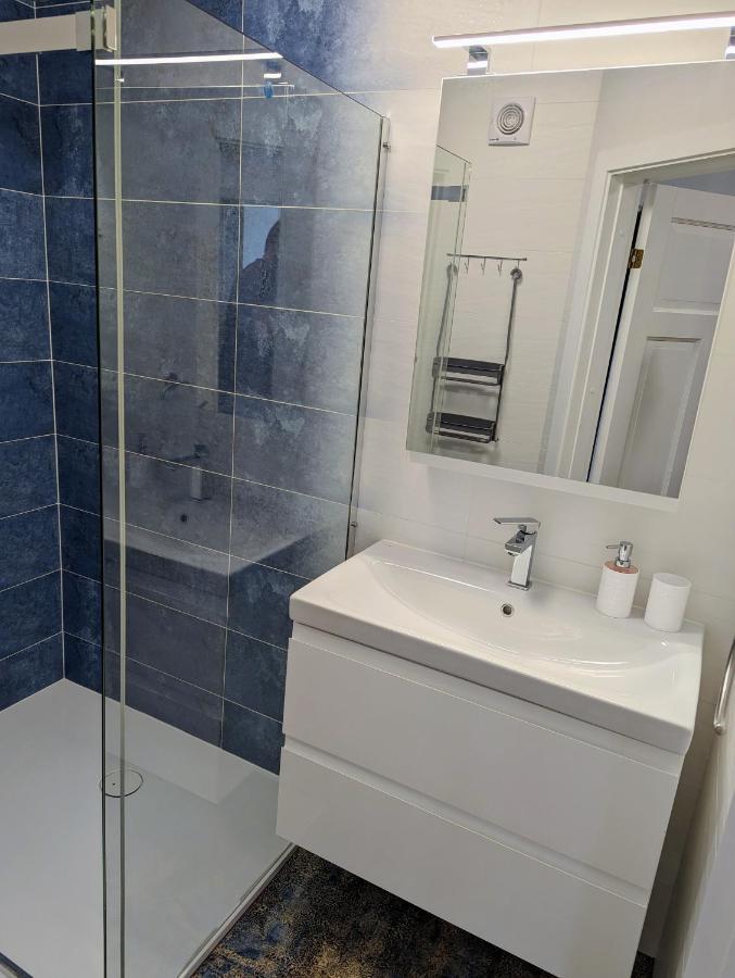 Lovely 2-Bedroom Flat In The Heart Of 德拉肯恩凯 外观 照片